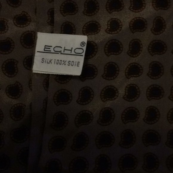 Vintage Paisley Echo Scarf - Picture 3 of 3